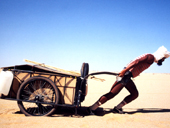 リヤカーマン　冒険家永瀬忠志アフリカを行く